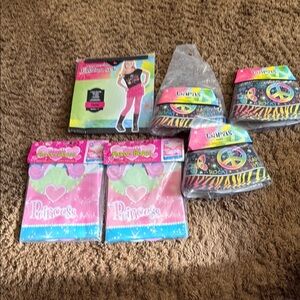 NWT fashion set plus Nique Princess Heart Favor Bags plus tiaras